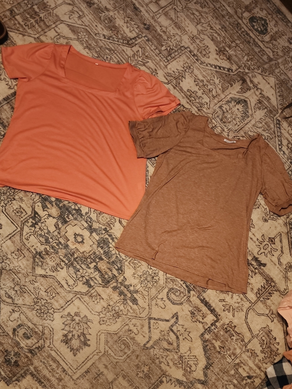 Women’s Scoop Neck Tops - Coral and Brown Womens Size XL